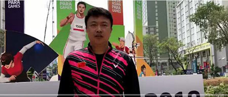 6世界羽毛球冠軍董炯國(guó)外送上祝福.jpg 6世界羽毛球冠軍董炯國(guó)外送上祝福.jpg